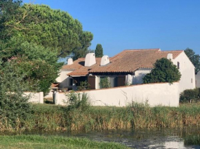 Maison climatisée 8 pers, proche plages, avec jardin privatif et parking, aux Saintes-Maries-de-la-Mer - FR-1-475-96